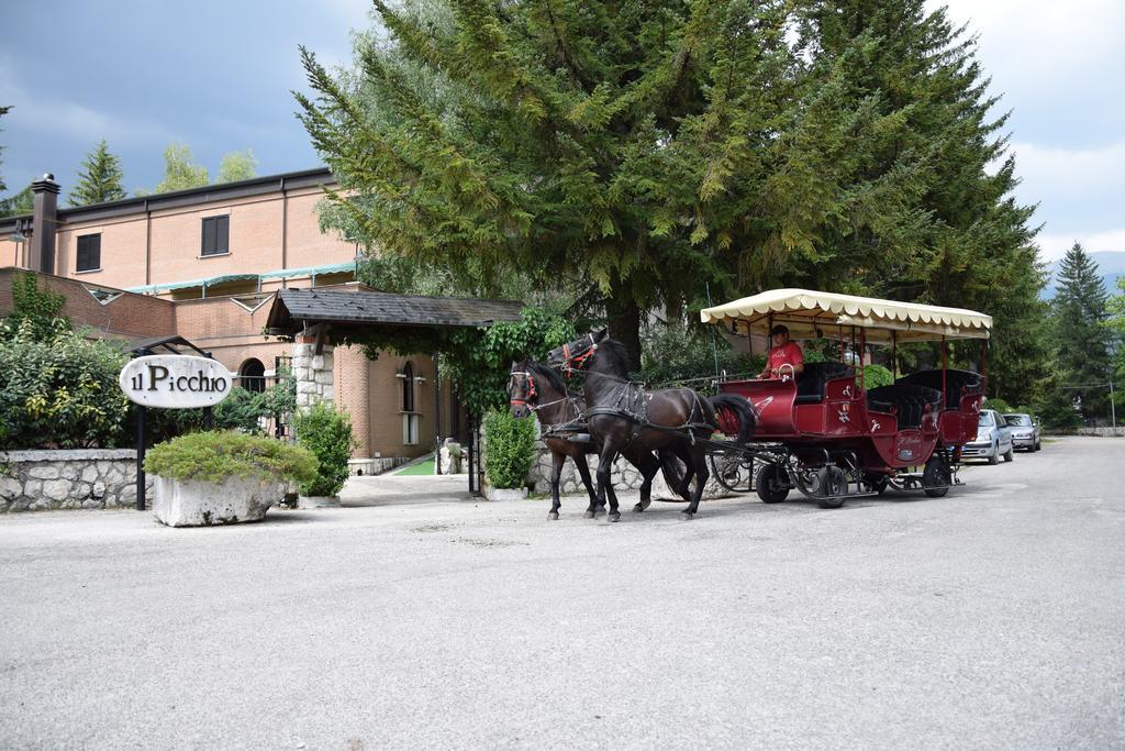 Lh Albergo Il Picchio Pescasseroli Buitenkant foto